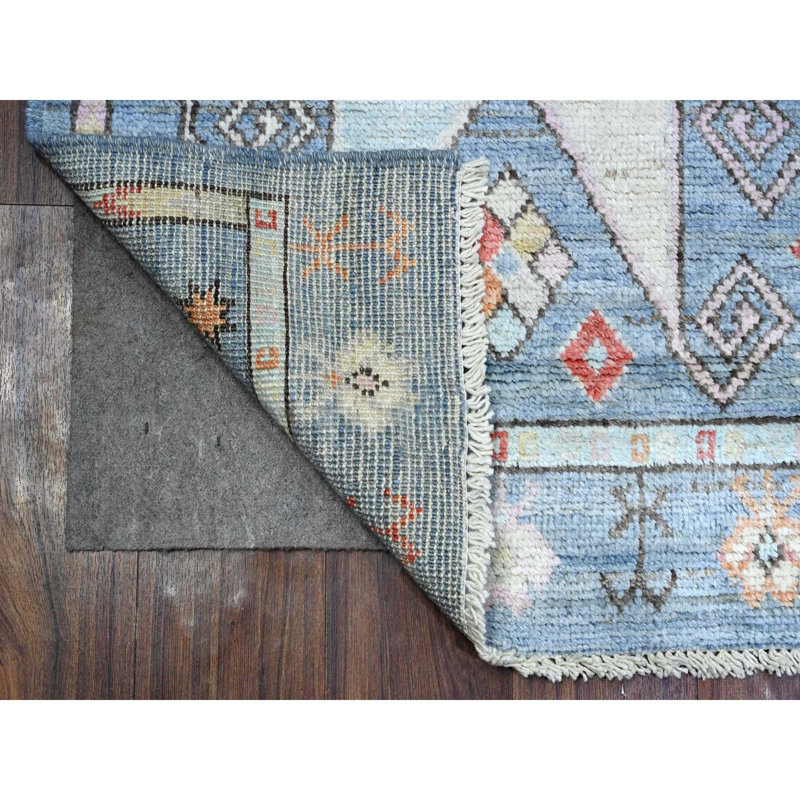 Tapis de couloir oriental bleu d'inspiration Anatolian 2 pi 8 po x 8 pi 3 po Beau