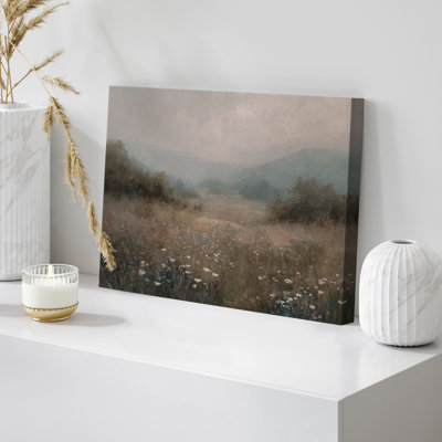 Reproduction d'art sur toile «Wildflower Meadow in Mist» - paysage botanique romantique pour chambre à coucher ou couloir