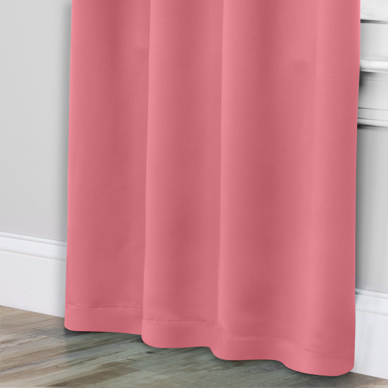 Paire de rideaux obscurcissant avec passe-tringle Moriah Millendon, L 36 po x L 84 po, Rose