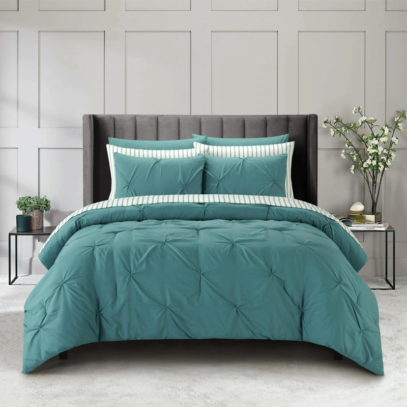 Ensemble de lit dans un sac en duvet synthétique 9 pièces Sharper Image, Très grand édredon et 8 pièces supplémentaires