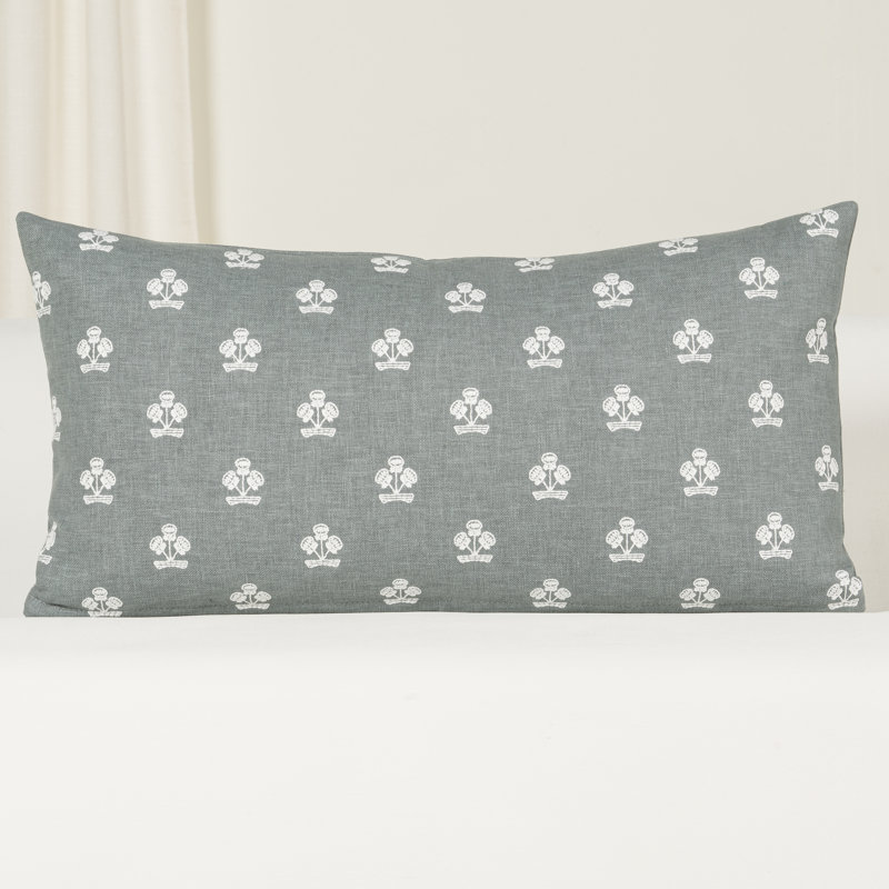 Housse et insert de coussin Hamachi, Polyester, Rectangle H 14 po x l 26 po, Denim Blue Floral