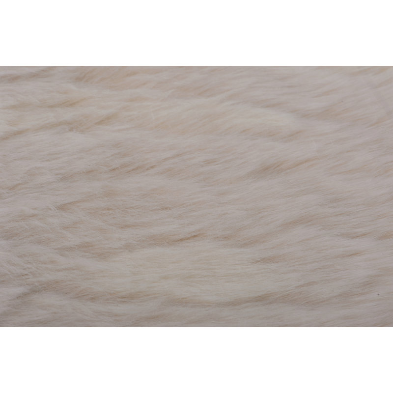  Tapis beige brossé High Pile, Nouveauté 2 pi 5 po x 3 pi 9 po