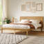 Base de lit plateforme de style Mid-Century moderne, lit en bois à base basse avec tête de lit subtilement inclinée, rails latéraux élargis pour un support de lattes robuste, aucun sommier requis, assemblage facile, naturel-133673672-133673673