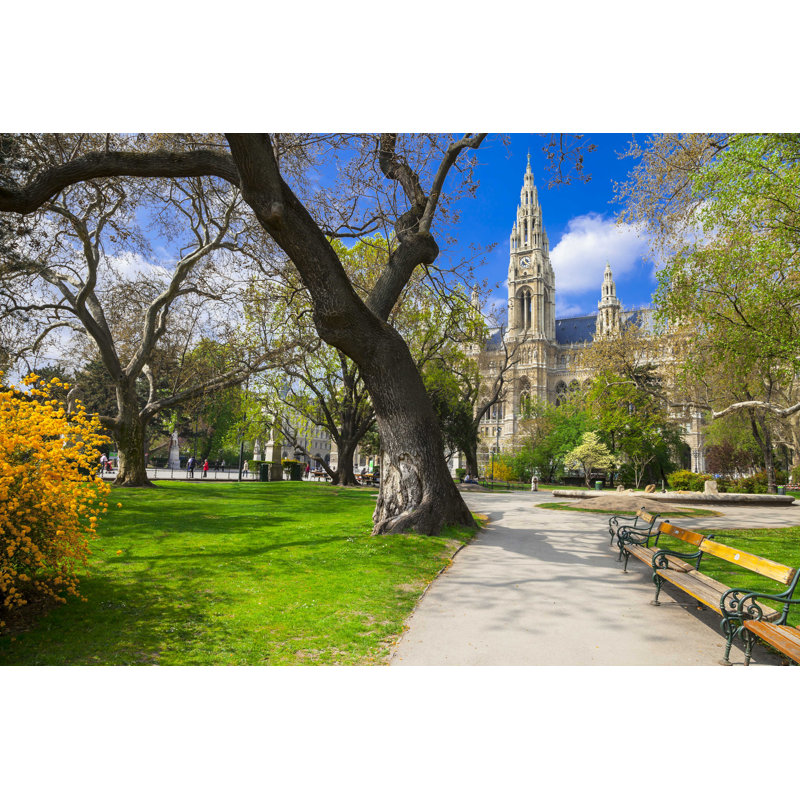 Vienna, Vienna par Freeartist - Photographie sur toile tendue, L 18 po x H 12 po