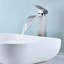 Robinet de lavabo de salle de bain monocommande à grande arche et cascade avec plateforme en nickel brossé-117227325