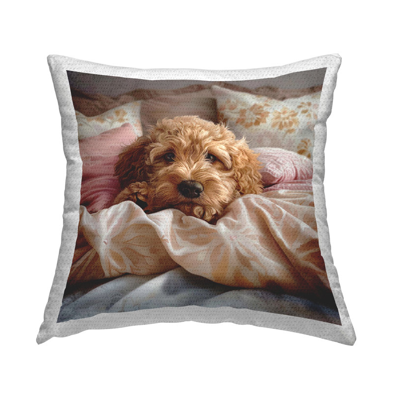 Coussin pour l'extérieur Stupell Industries Nap Time Cuddling Pup Design par Jim Baldwin