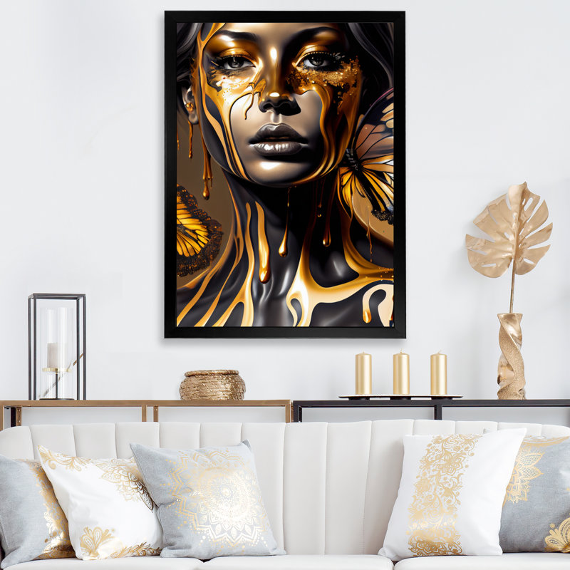 Jolie femme avec des papillons dorés II - Impression sur toile, H 32 po x l 16 po x P 1 po