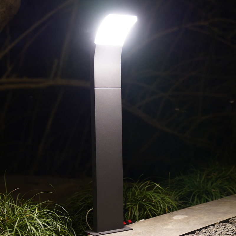Éclairage de sentier extérieur à lumière DEL de conception européenne moderne, H 25,61 po x l 6,01 po x P 5,89 po, Gris foncé