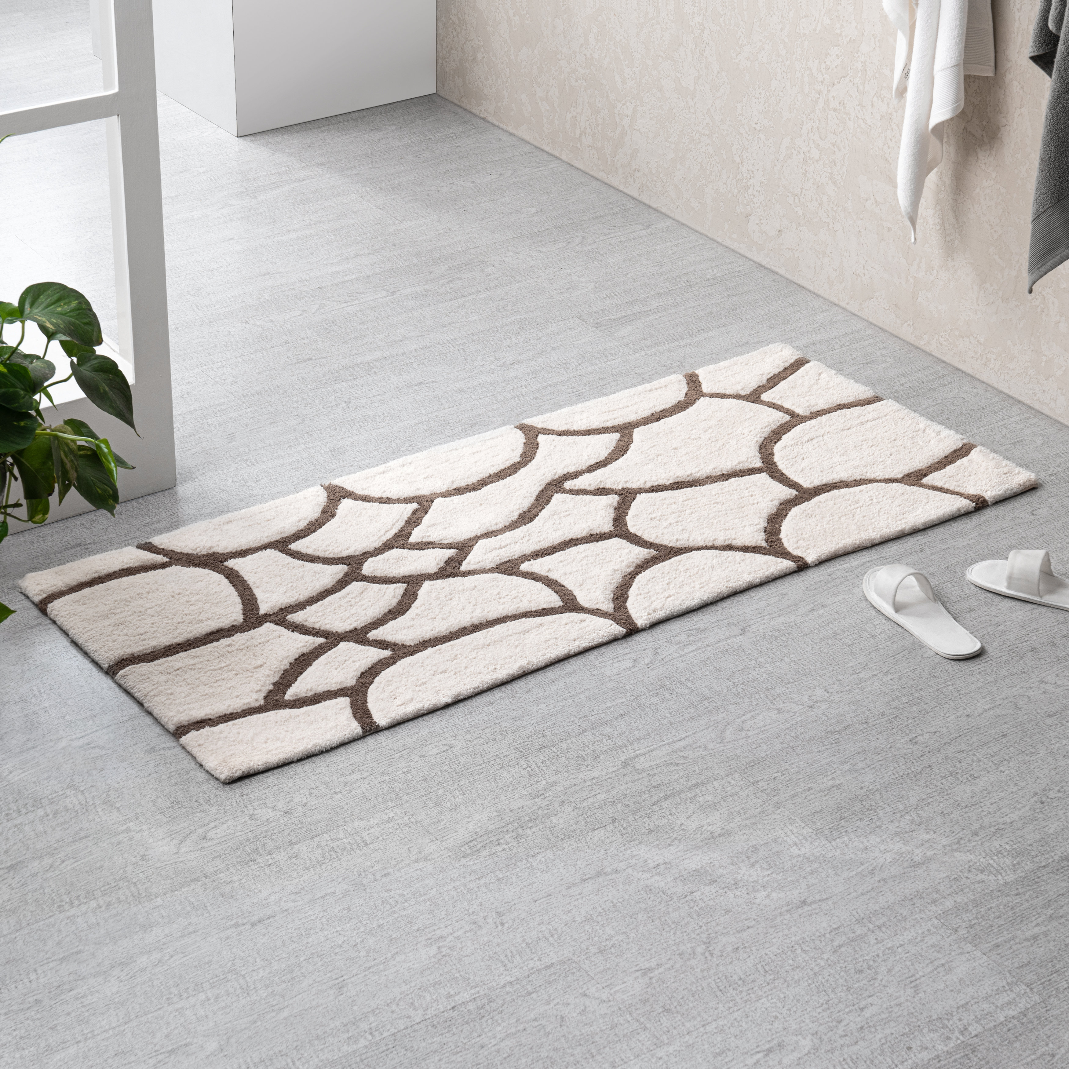 Etta Avenue Long Trellis Rectangular 100% Cotton Non-Slip Geometric Bath Rug Color: Silver