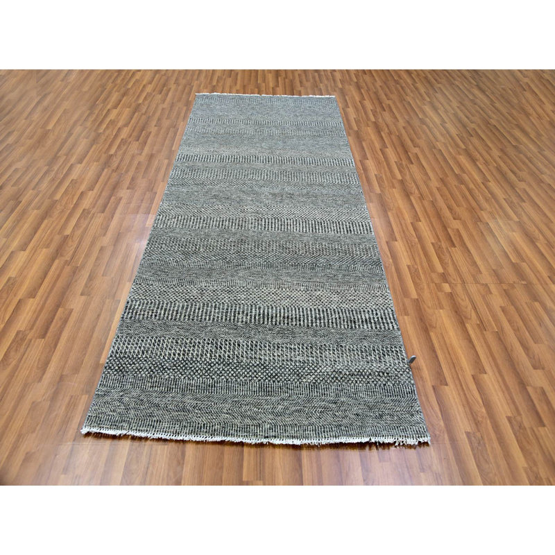 Tapis de couloir gris nouvel âge 4 pi x 10 pi 2 po Adarna