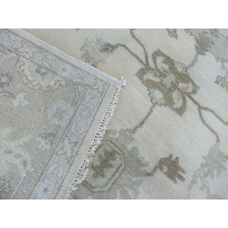 Tapis de zone en laine ivoire/grise 6 pi 2 po x 9 pi à main one-of-kind noué la