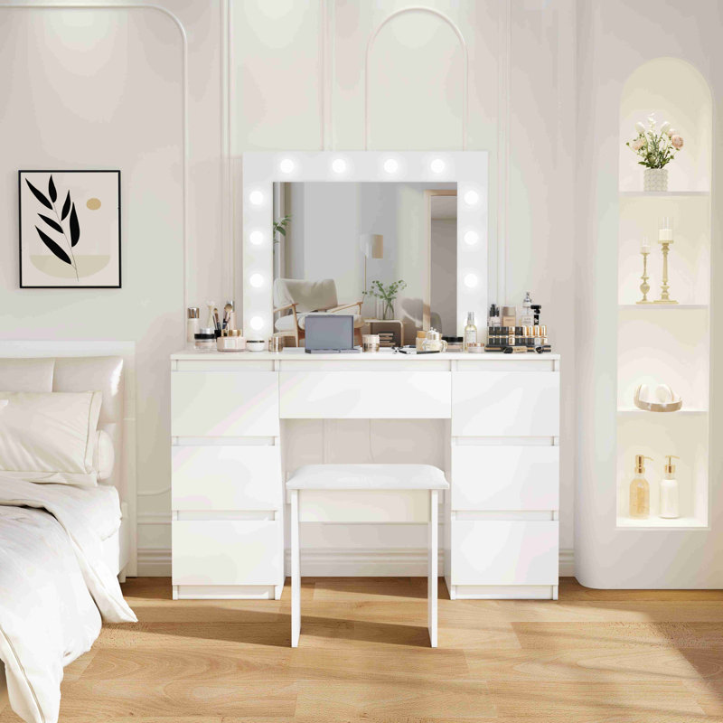 Grandes tables de coiffeuse avec miroir et lumière