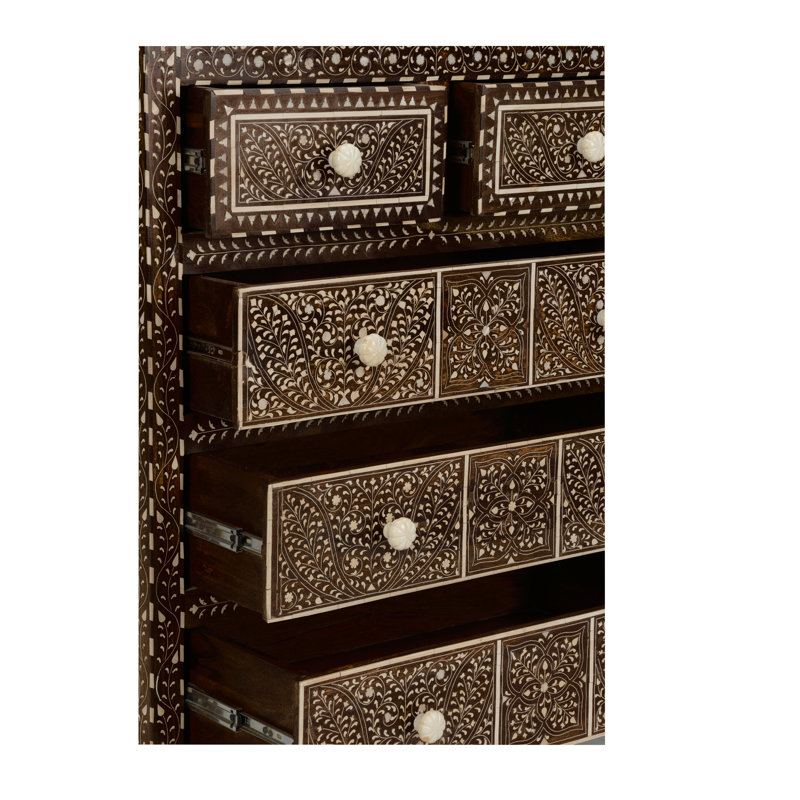 Aryana Chest