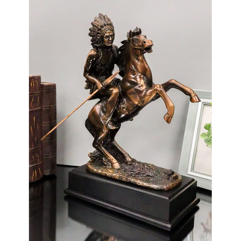 Statue de chef tribal Jonesha