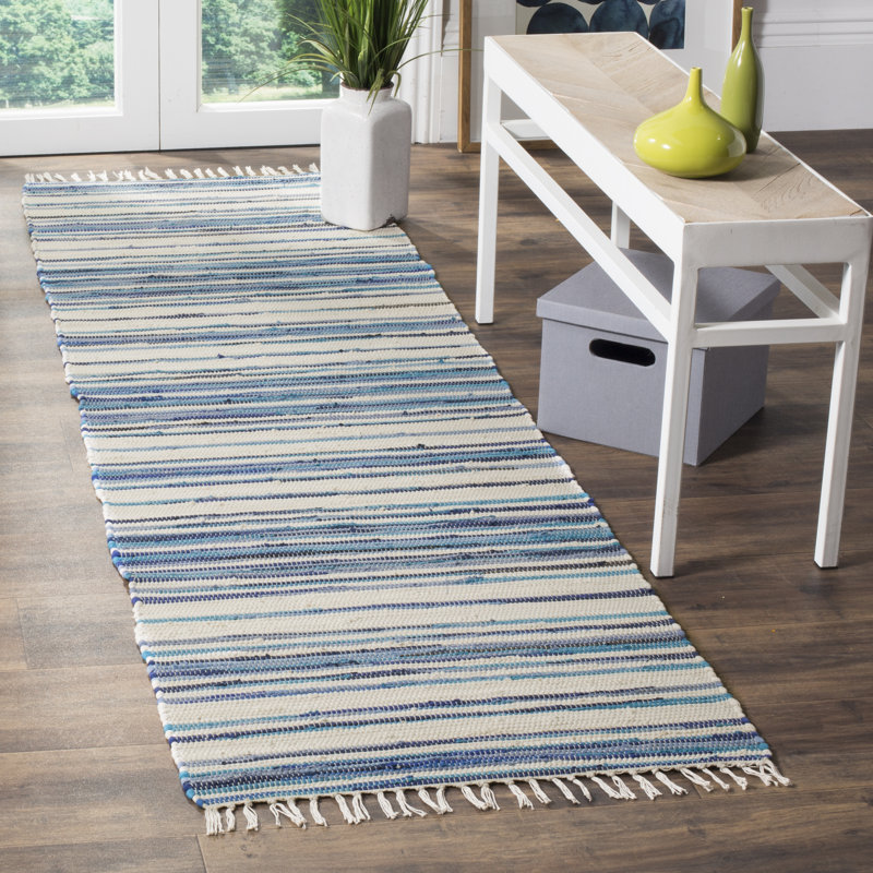 Tapis ivoire / bleu en coton tissé à la main Brogun, Tapis de couloir 2 pi 3 po x 7 pi