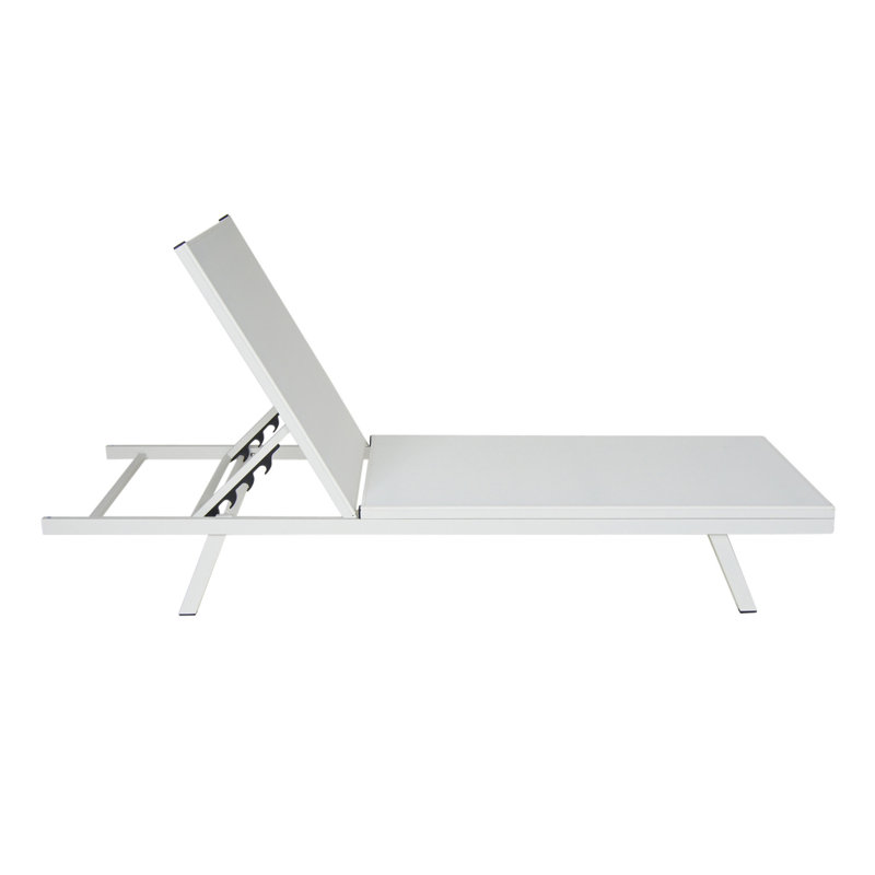 CHAISE LUNGE