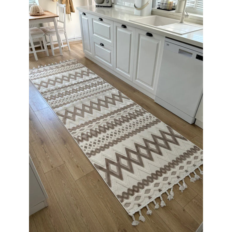 Jumell Southwestern Indoor / Outdoor Rug, Rectangle 5'3" x 13'2"