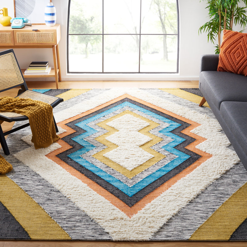 Beardall Hand Woven Wool and Cotton Area Rug, Rectangle 5' x 8'