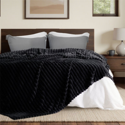 Cozy Winter Collection 280gsm Bedsure Christmas Blanket with Striped Cute Plush Throw GentleSoft™️90% Flannel Fuzzy Warm Home Decor Winter Gift  