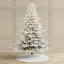 Sapin de Noël élégant enneigé avec lumières-648887276