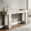 Table de canapé en bois de style champêtre avec charme rustique, bois d'ingénierie durable et utilisation polyvalente pour la décoration intérieure.
