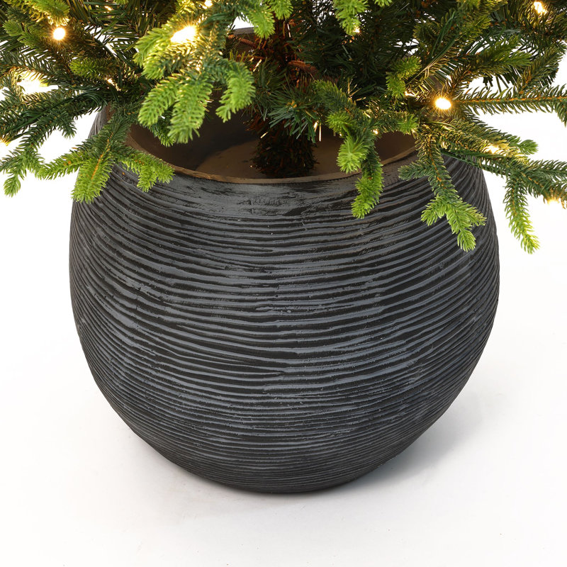 Sapin de Noël artificiel réaliste en épinette verte de 1,5 m, préilluminé avec 200 lumières DEL blanc chaud et un pot décoratif gris.