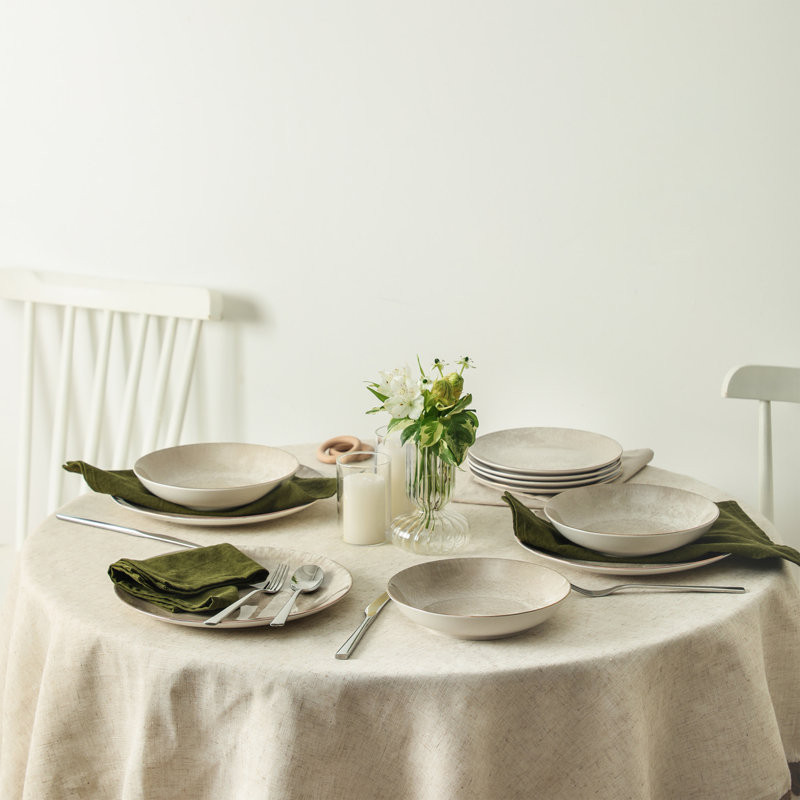 Service de table 12 pièces en porcelaine Christian Siriano, Beige