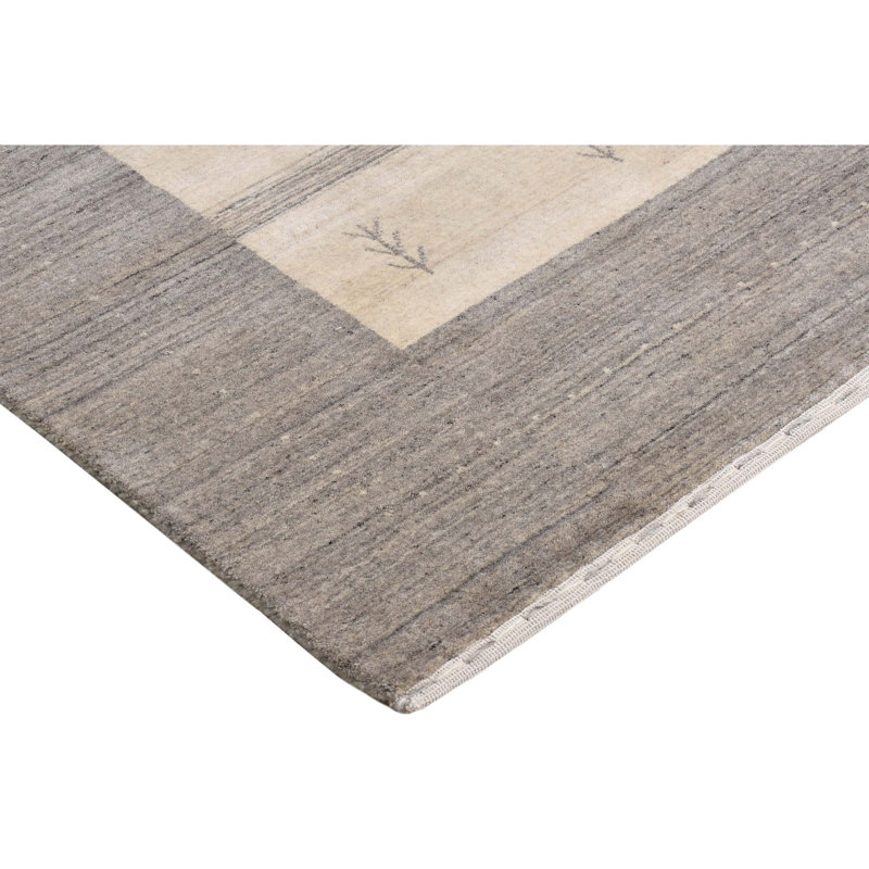 Wool Oriental Area Rug in Black/Beige, Rectangle 6' x 9'