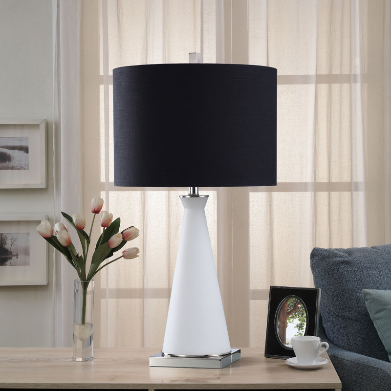 Lampe de table 29,5 po Olallo, Blanc / Laiton antique, Noir