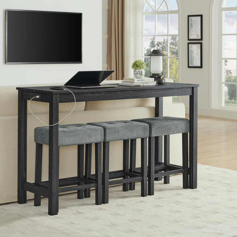 Ensemble de table de bar fonctionnel avec prise de courant et tabourets rembourrés, parfait pour manger, travailler et recevoir dans divers espaces de vie.