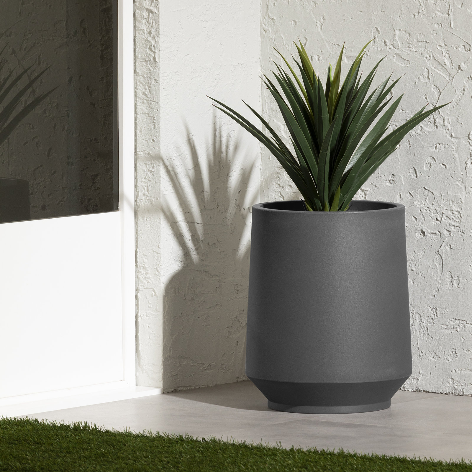 Dalya Pot Planter, Dark Gray, 19.5" H x 16.25" W x 16.25" D