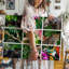 Toile dans un collage chaotique vibrant d'une scène de jungle luxuriante-460239062
