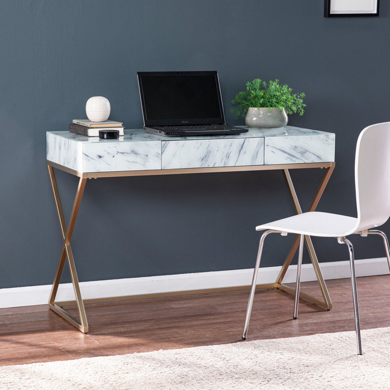 Bureau d'écriture en faux marbre avec rangement