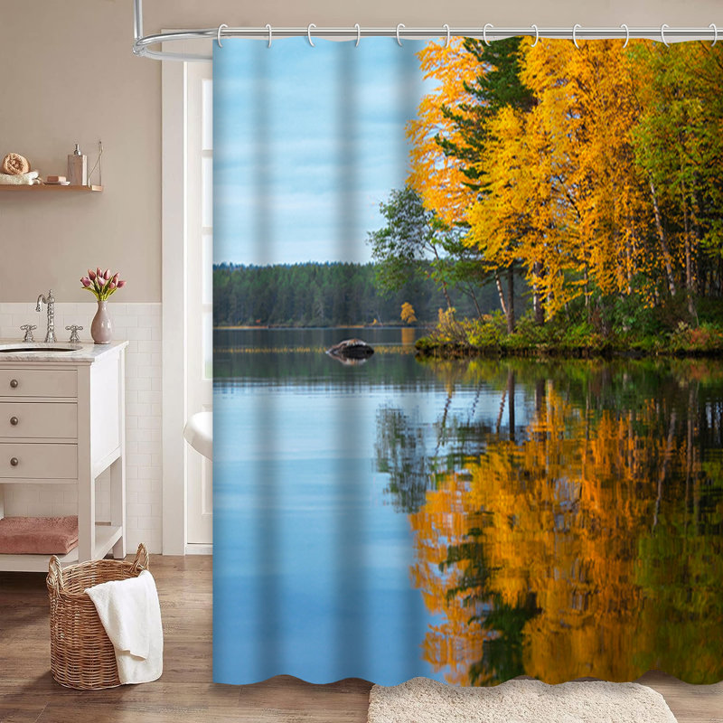 Magnifique rideau de douche avec 12 crochets Lake Northern Autumn, L 72 po x l 84 po