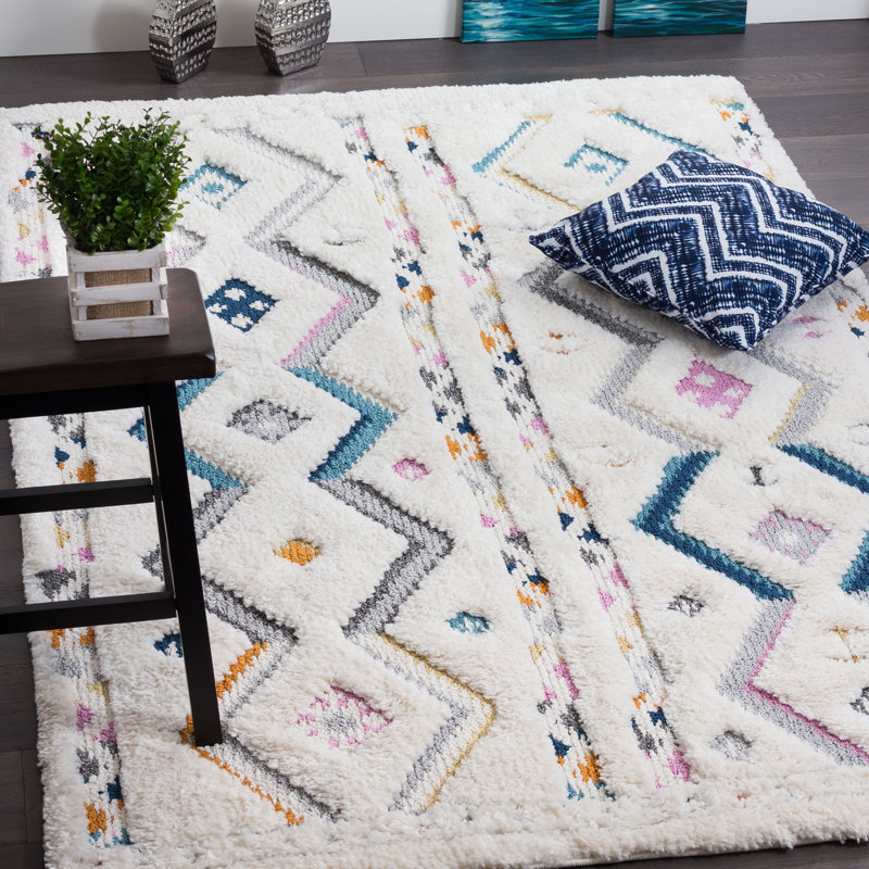 Tapis ivoire à chevrons Barden, Rectangle 6 pi 7 po x 9 pi 6 po