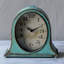 Horloge de foyer décorative en métal avec socle en bois vieilli-53598140