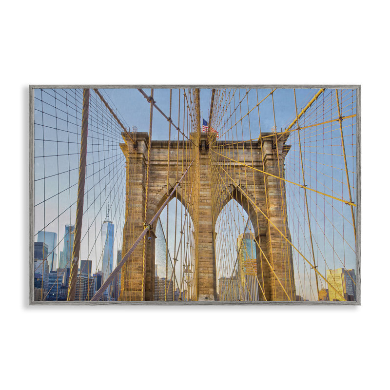 Pont industriel avec giclée encadrée de drapeau américain, design par Seven Trees Design, H 16 po x l 24 po