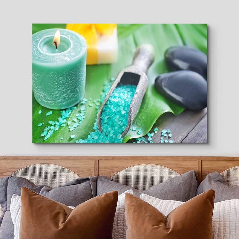 Relaxing Spa Salts with Burning Candle and Zen Stones - Reproduction de photo sur toile tendue, H 12 po x l 18 po x 1,5 po