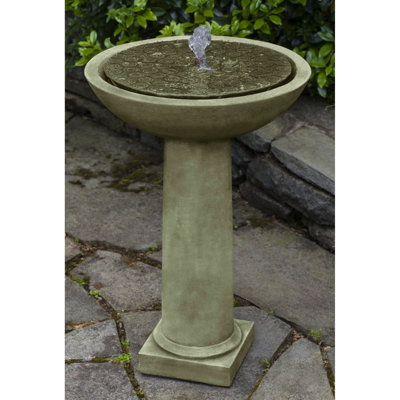 Fontaine de bain d'oiseaux en béton Cirrus