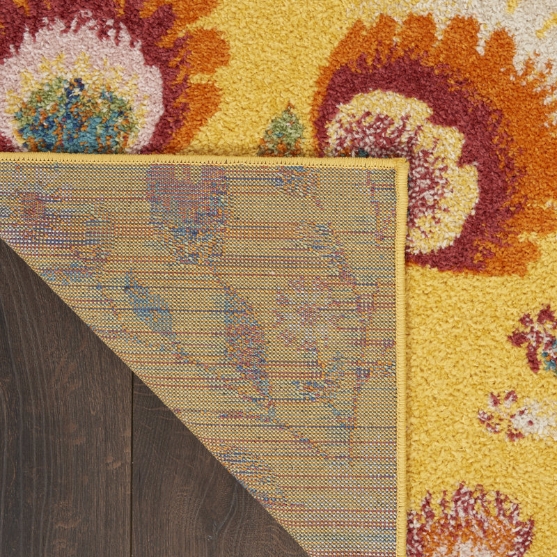 Tapis jaune à motif floral Lakenya, Rectangle 5 pi 3 po x 7 pi 3 po