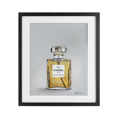Parfum de luxe élégant, impression sous verre encadrée, design par Mary Sparrow