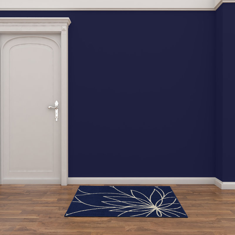 Tapis indigo / ivoire touffeté à motif floral Brackenmore