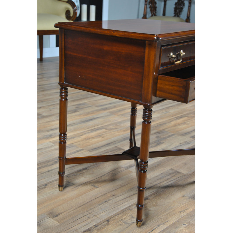 Table de bout à 2 tiroirs en bois massif Klahn