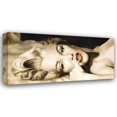 Marilyn Monroe - Reclined