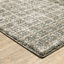 Tapis gris / beige à carreaux-105784209