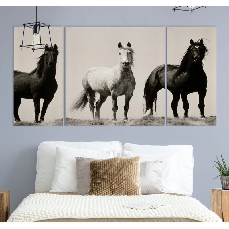 Wild Stallions - Impression sur toile tendue, H 24 po x l 48 po x P 1,5 po