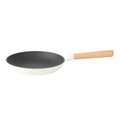 Sur La Table Kitchen Essential 9.5 Inch Pre-Seasoned Cast Iron Skillet with Wood Handle, Natural Nonstick Lightweight Cast Iron Frying Pan for Searing, Sautéing & Everyday Cooking - White