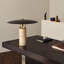 Lampe de table noire en métal