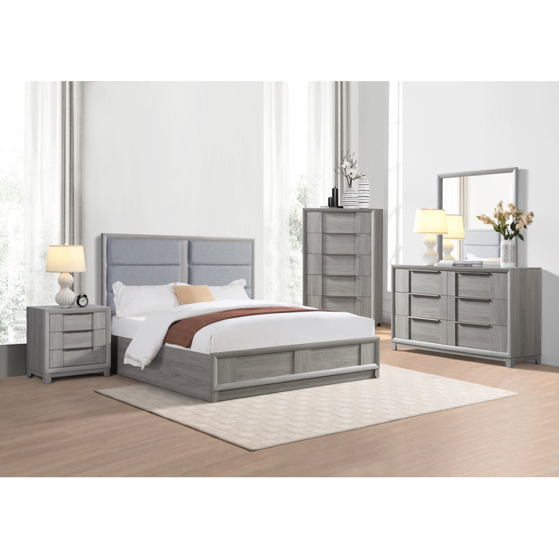 17BADE94EC354EC78DE57D49A3079BC9, Grand