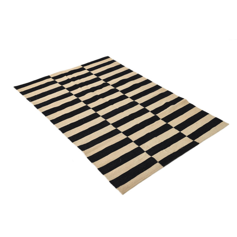 Tapis noir et blanc Ohlson
